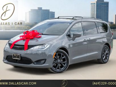Used 2020 Chrysler Pacifica Touring-L