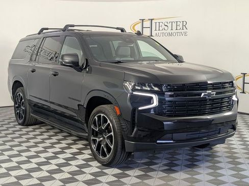Used 2023 Chevrolet Suburban RST w/ Sport Performance Package image 2