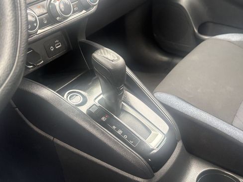 Used 2025 Nissan Versa SV FWD image 38
