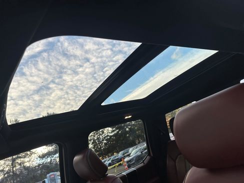 Used 2019 Ford F150 Platinum w/ Equipment Group 701A Luxury image 24