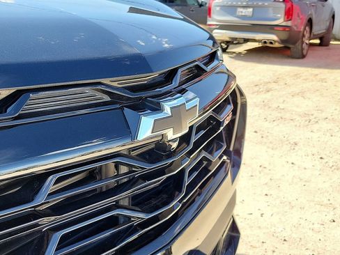 Used 2025 Chevrolet Equinox RS FWD image 13