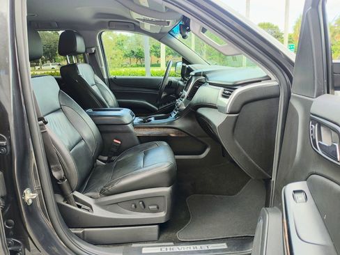 Used 2017 Chevrolet Suburban LT w/ Luxury Package image 18