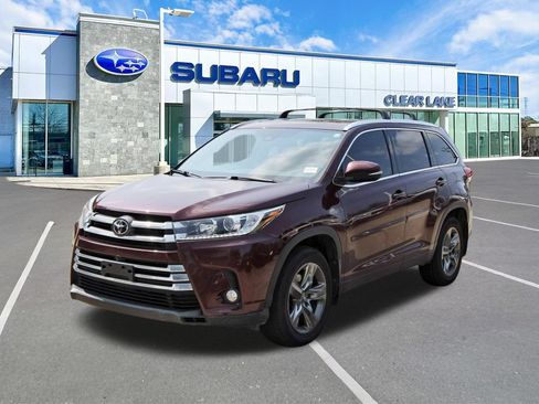 Used 2018 Toyota Highlander Limited Platinum AWD/4WD image 3