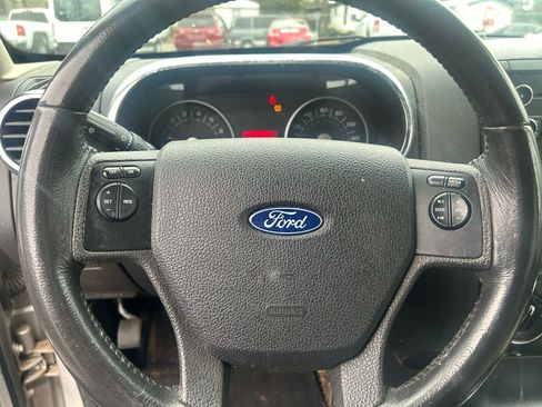 Used 2008 Ford Explorer XLT image 12