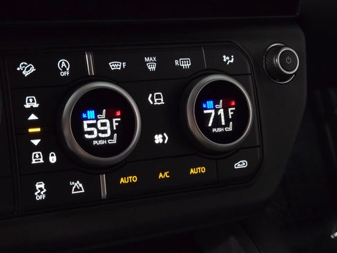 New 2026 Land Rover Defender 110 X-Dynamic SE AWD/4WD image 31