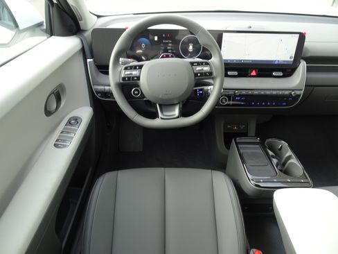 New 2026 Hyundai Ioniq 5 SEL image 14