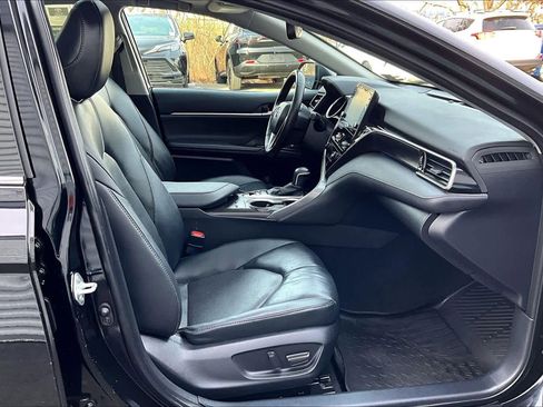 Used 2023 Toyota Camry XLE image 7