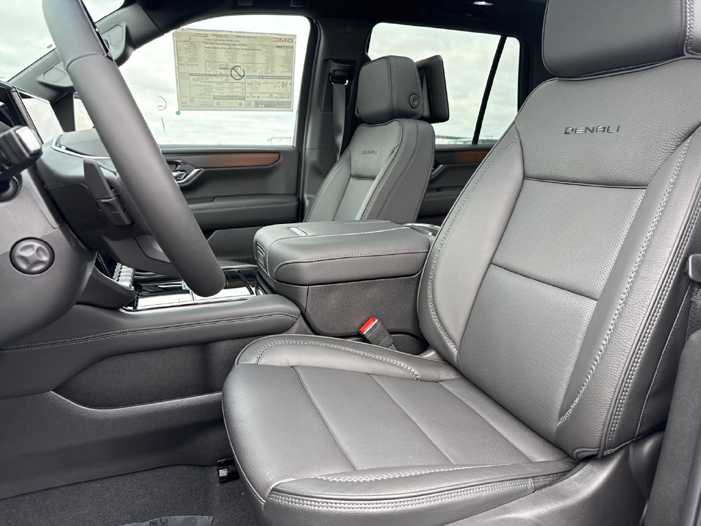 New 2026 GMC Yukon Denali w/ Denali Reserve Package AWD/4WD image 18