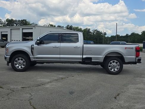 Used 2023 Ford F350 Lariat w/ Lariat Ultimate Package AWD/4WD image 2