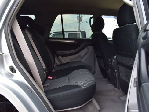 Used 2006 Toyota 4Runner SR5 RWD image 18