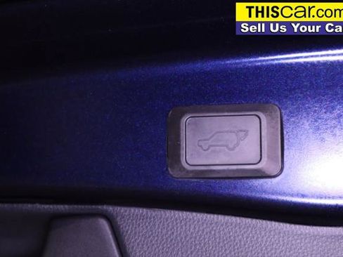 Used 2022 Toyota RAV4 XLE Premium AWD/4WD image 31