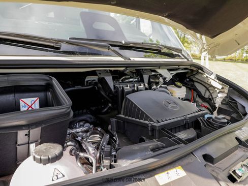 Used 2025 Mercedes-Benz Sprinter 2500 image 16