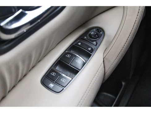 Used 2020 Nissan Armada SL w/ Premium Package image 22