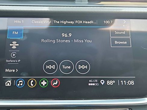 Used 2022 Buick Encore GX Select w/ Sport Touring Package FWD image 12
