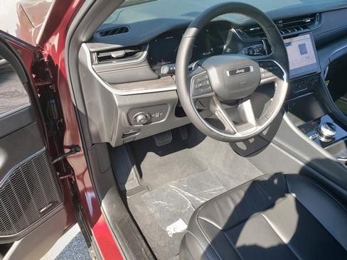 New 2024 Jeep Grand Cherokee Limited w/ Luxury Tech Group II image 9