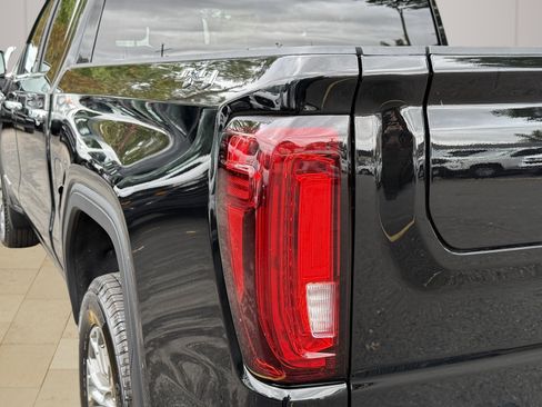 Certified 2025 GMC Sierra 1500 SLT image 60