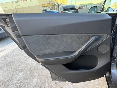 Used 2023 Tesla Model Y Long Range image 27