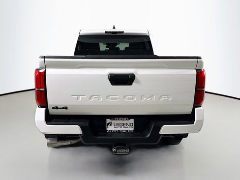 Used 2025 Toyota Tacoma TRD Off-Road AWD/4WD image 6