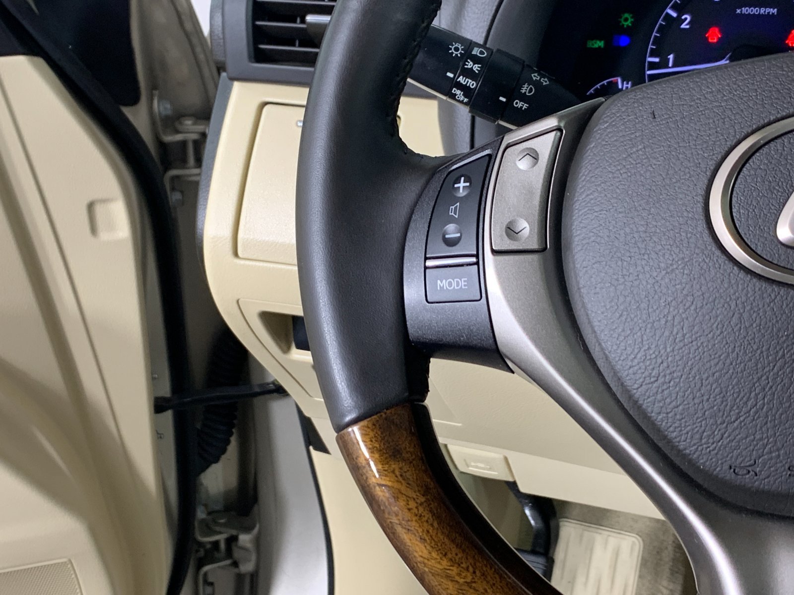 Used 2013 Lexus RX 350 FWD w/ Navigation Pkg image 18