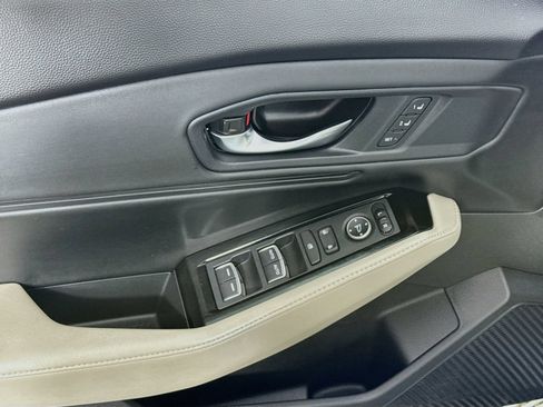 Used 2023 Honda Accord Touring image 18