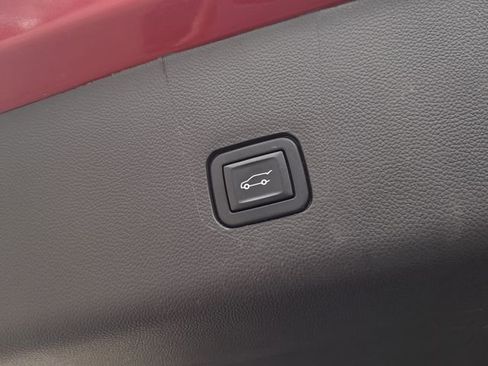 Used 2022 Chevrolet Traverse RS AWD/4WD image 60
