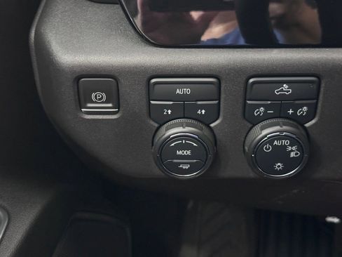 Certified 2023 Chevrolet Silverado 1500 LT AWD/4WD image 26