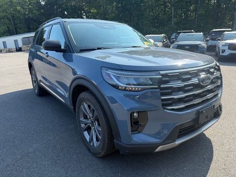 Used 2025 Ford Explorer Active w/ Active Comfort Package AWD/4WD image 8