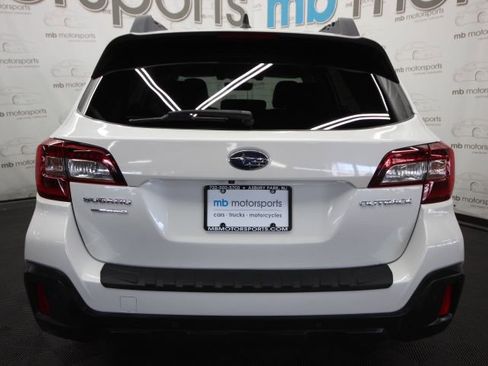 Used 2018 Subaru Outback 2.5i Limited image 5