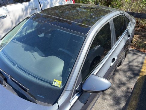 Used 2025 Volkswagen Jetta SE image 5