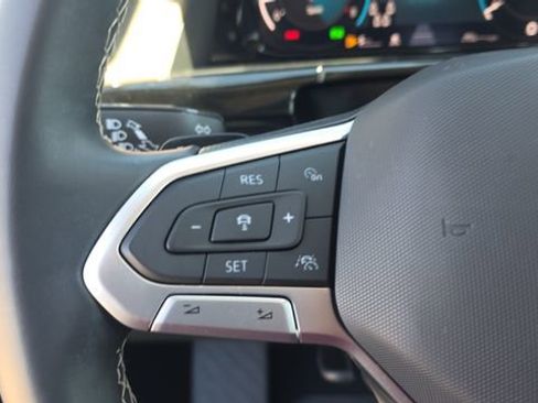 Used 2024 Volkswagen Atlas SE FWD image 23