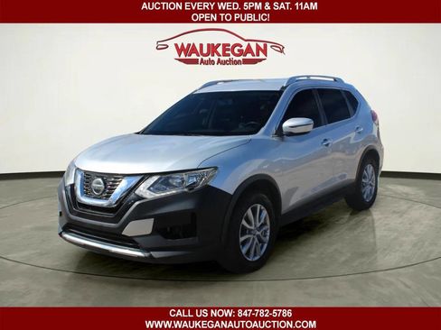 Used 2018 Nissan Rogue SV image 1