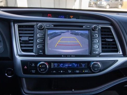 Used 2018 Toyota Highlander Limited image 22