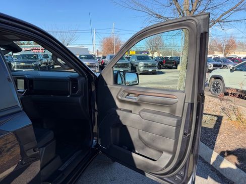 Used 2023 Chevrolet Silverado 1500 LT image 23