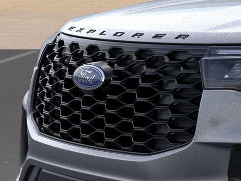 Used 2026 Ford Explorer ST-Line w/ ST-Line Street Pack AWD/4WD image 17