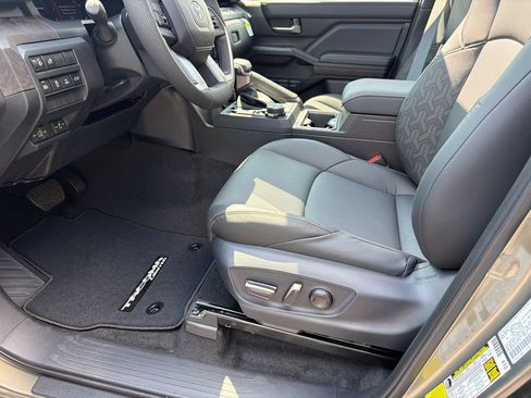 New 2026 Toyota Tacoma Limited AWD/4WD image 17
