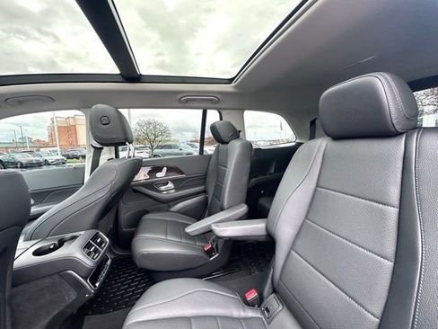 Used 2024 Mercedes-Benz GLS 450 4MATIC image 24