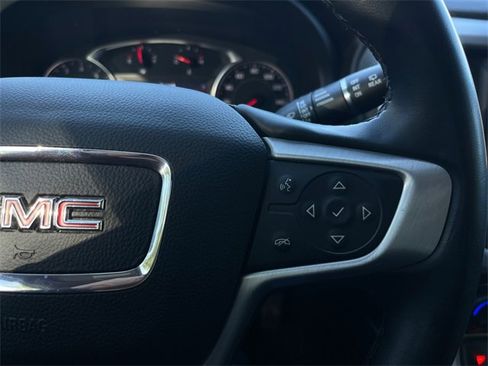 Used 2023 GMC Acadia SLT image 14