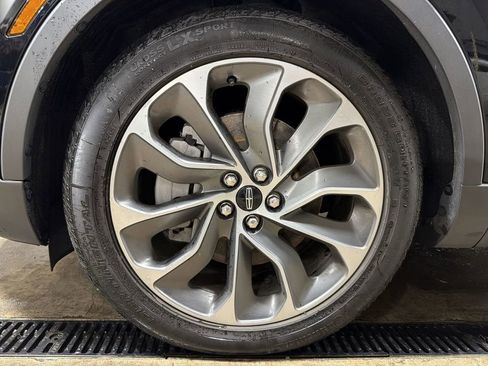 Certified 2022 Lincoln Nautilus Reserve w/ Luxury Package AWD/4WD image 19