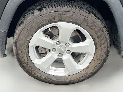 Used 2021 Jeep Compass Latitude image 28