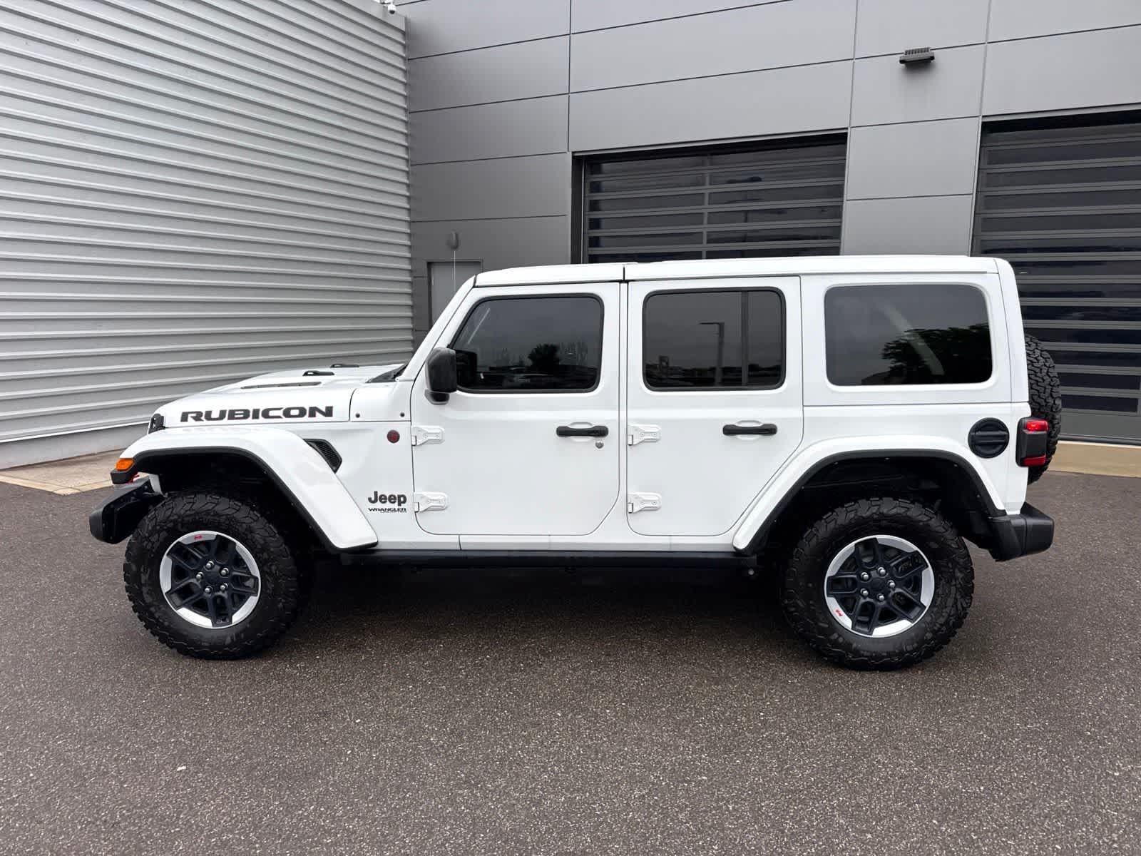 Used 2021 Jeep Wrangler Unlimited Rubicon w/ Dual Top Group AWD/4WD image 2