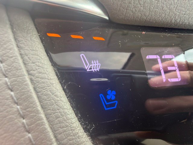 Used 2018 Cadillac XT5 Premium Luxury FWD image 37