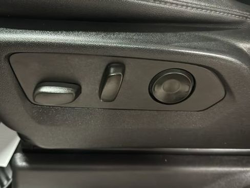 Used 2022 Chevrolet Silverado 1500 LTZ w/ Technology Package image 21