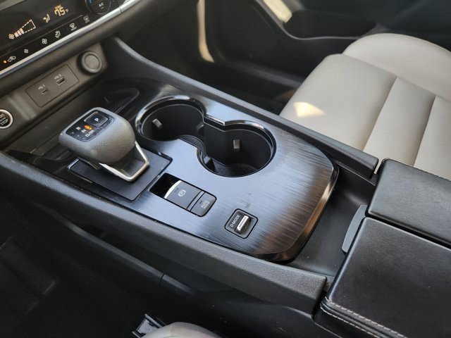 Used 2023 Nissan Rogue SV w/ SV Premium B Package FWD image 18