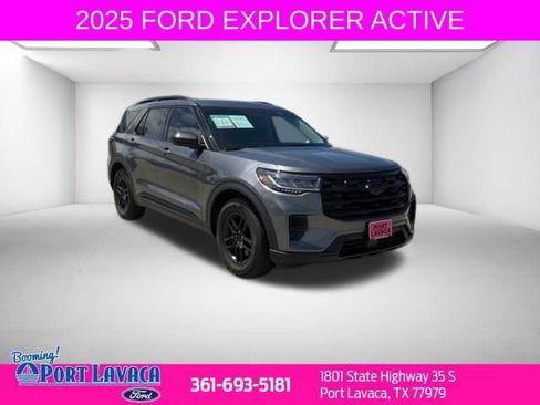 Used 2025 Ford Explorer Active RWD image 1