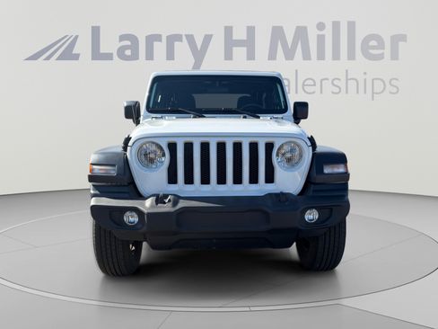 Used 2022 Jeep Wrangler Sport AWD/4WD image 9