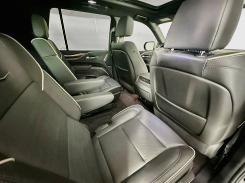 Used 2024 Cadillac Escalade Premium Luxury AWD/4WD image 29