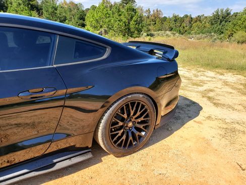 Used 2017 Ford Mustang GT Premium w/ Equipment Group 401A image 4