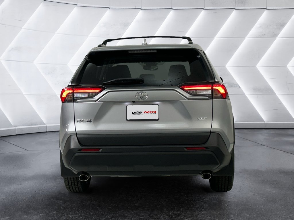 Used 2023 Toyota RAV4 XLE w/ Convenience Package FWD image 5