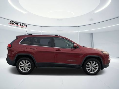 Used 2015 Jeep Cherokee Limited AWD/4WD image 2