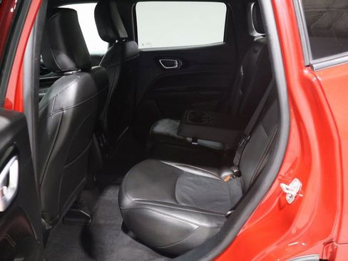 Used 2022 Jeep Compass Limited image 21